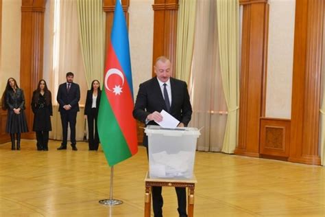 Anketlerde Aliyev cumhurbaşkanı seçiminde oyların yüzde 93'ünü aldı - Son Dakika Haberleri